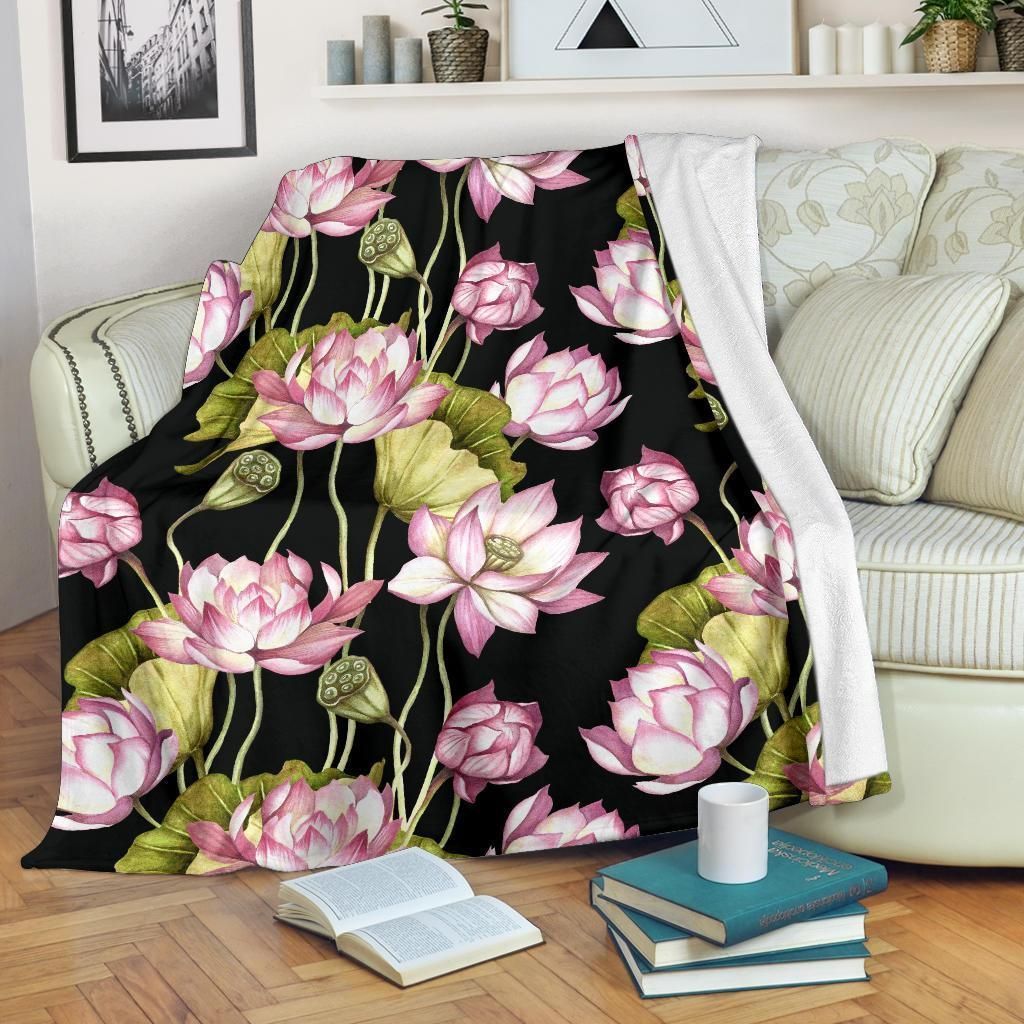 Water Lily Pattern Print Design Black Fleece Blanket
