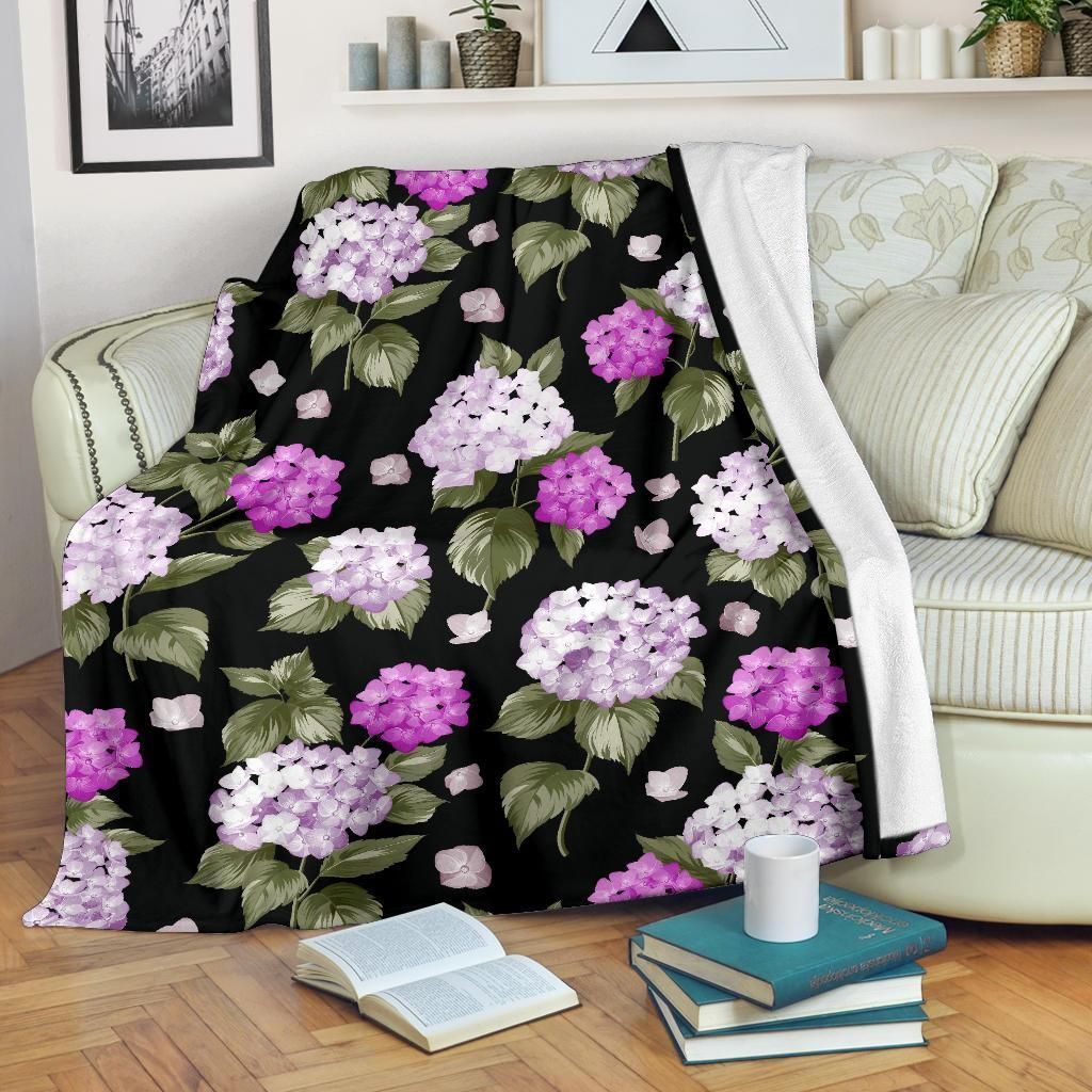 White And Purple Hydrangea Pattern Printed Fleece Blanket