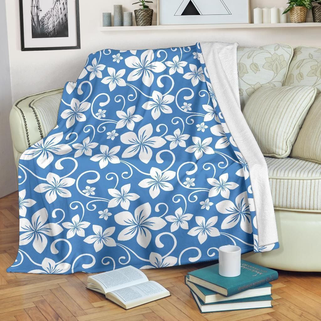 White Hibiscus Flower Pattern In Blue Fleece Blanket