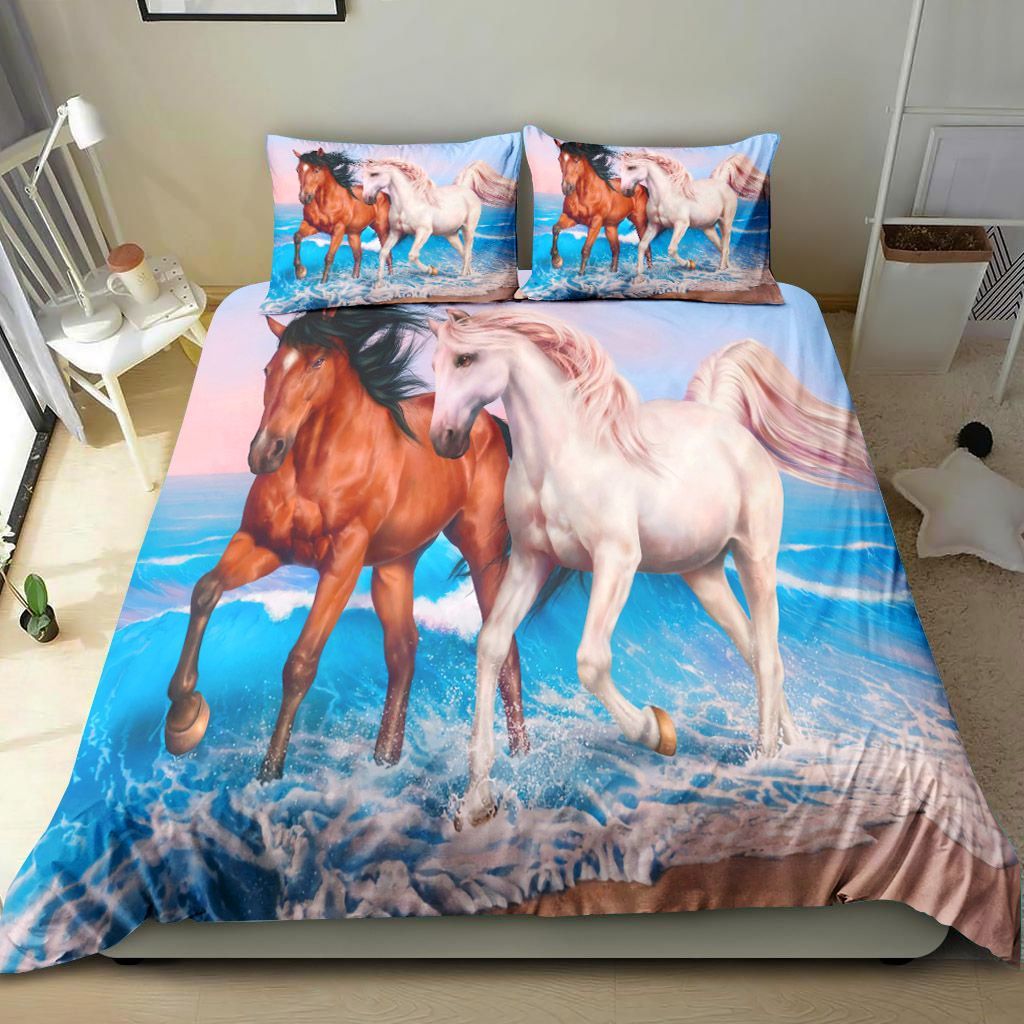 White Horse And Brown Horse Are Running Bedding Set