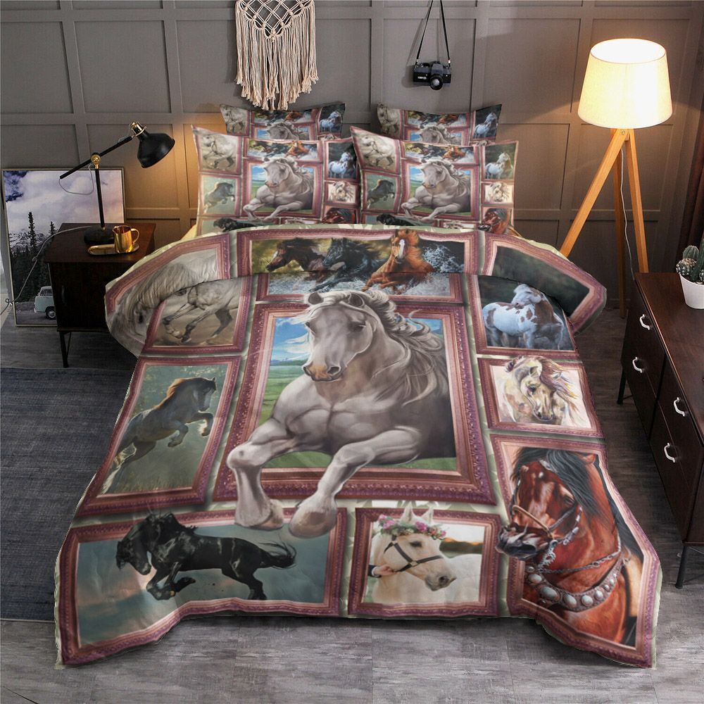 White Horse Frame Bedding Set