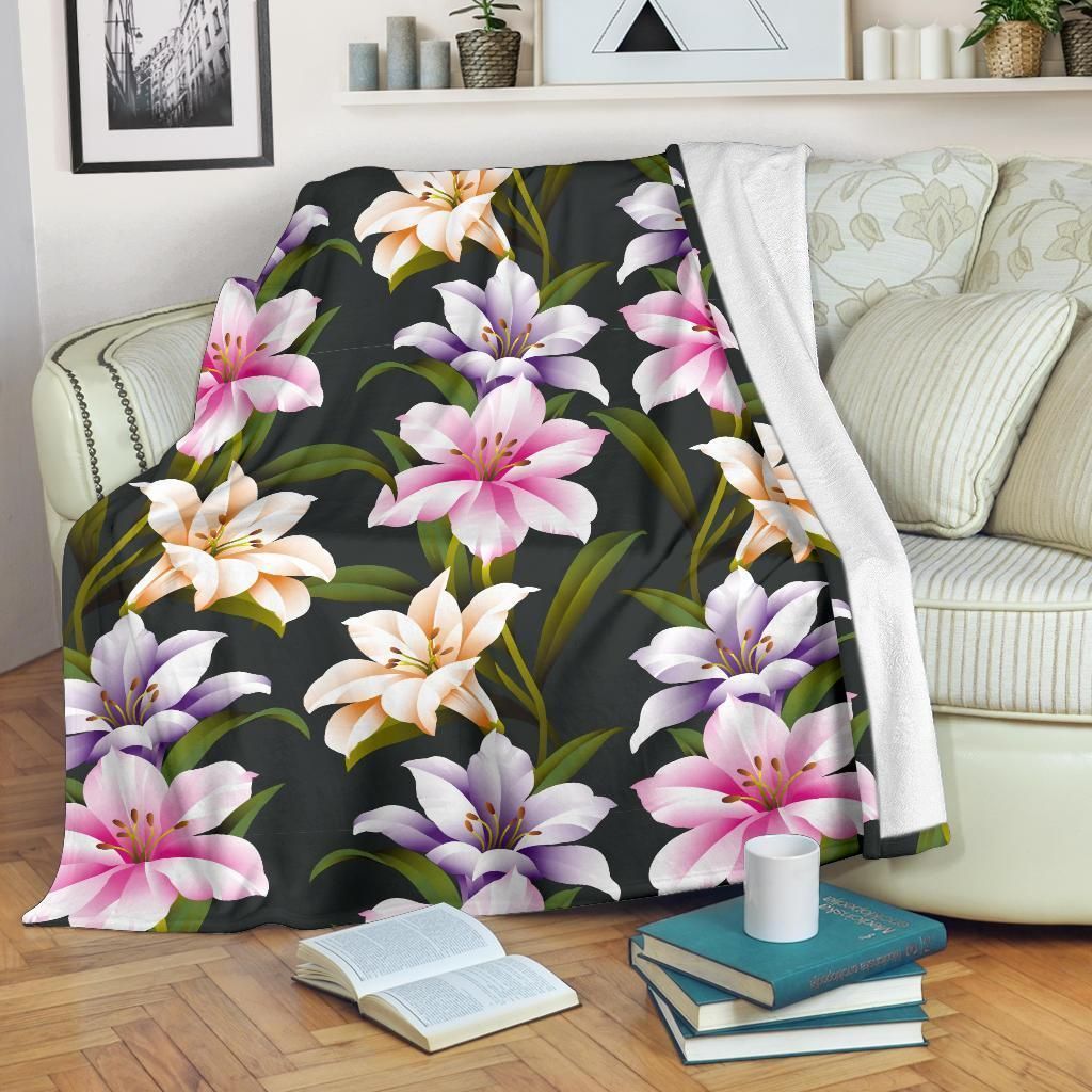 White Lily Pattern Print Design Fleece Blanket