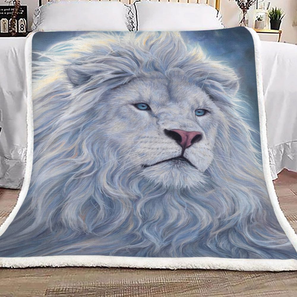 White Lion Sherpa Fleece Blanket