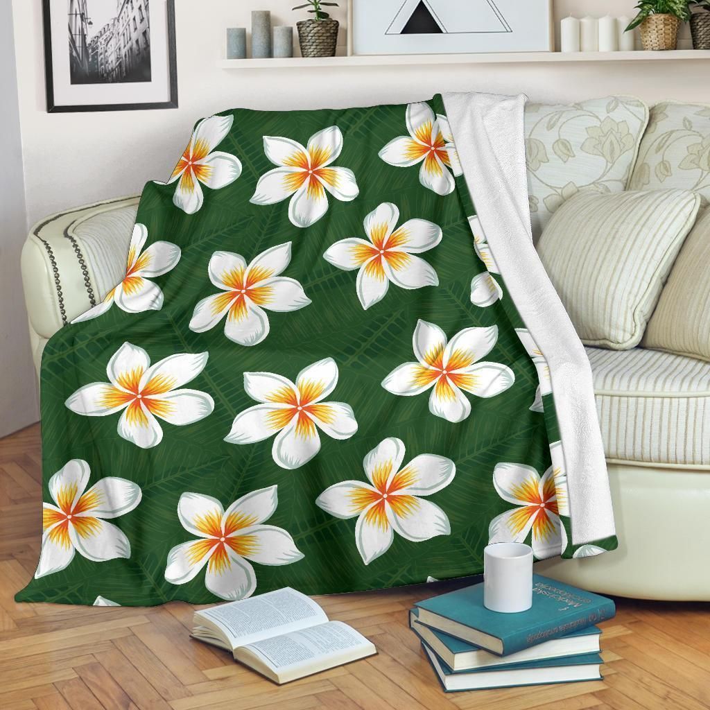 White Plumeria Pattern Print Design Green Fleece Blanket
