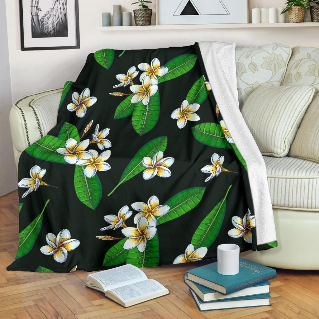 White Plumeria Pattern With Palm Tree Leaves Fleece Blanket