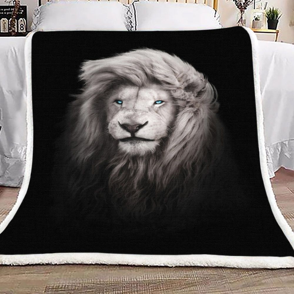 Wise Lion Sherpa Fleece Blanket