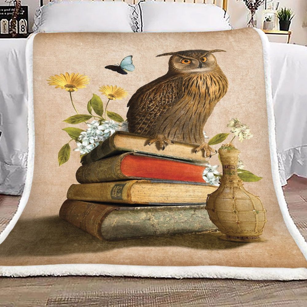 Wise Owl Sherpa Fleece Blanket