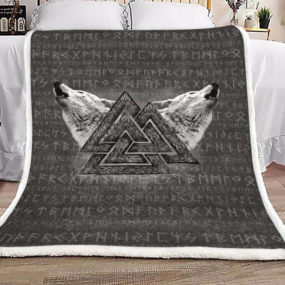 Wolf Sherpa Fleece Blanket