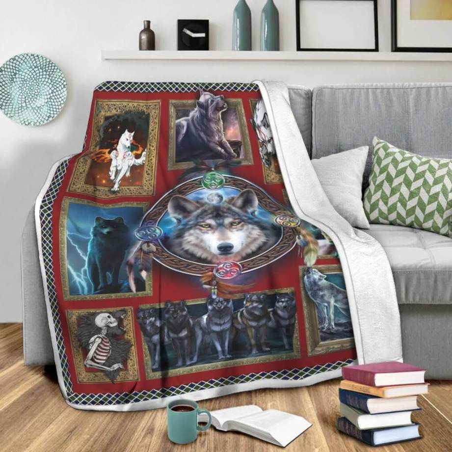 Wolf And Dreamcatcher Sherpa Fleece Blanket
