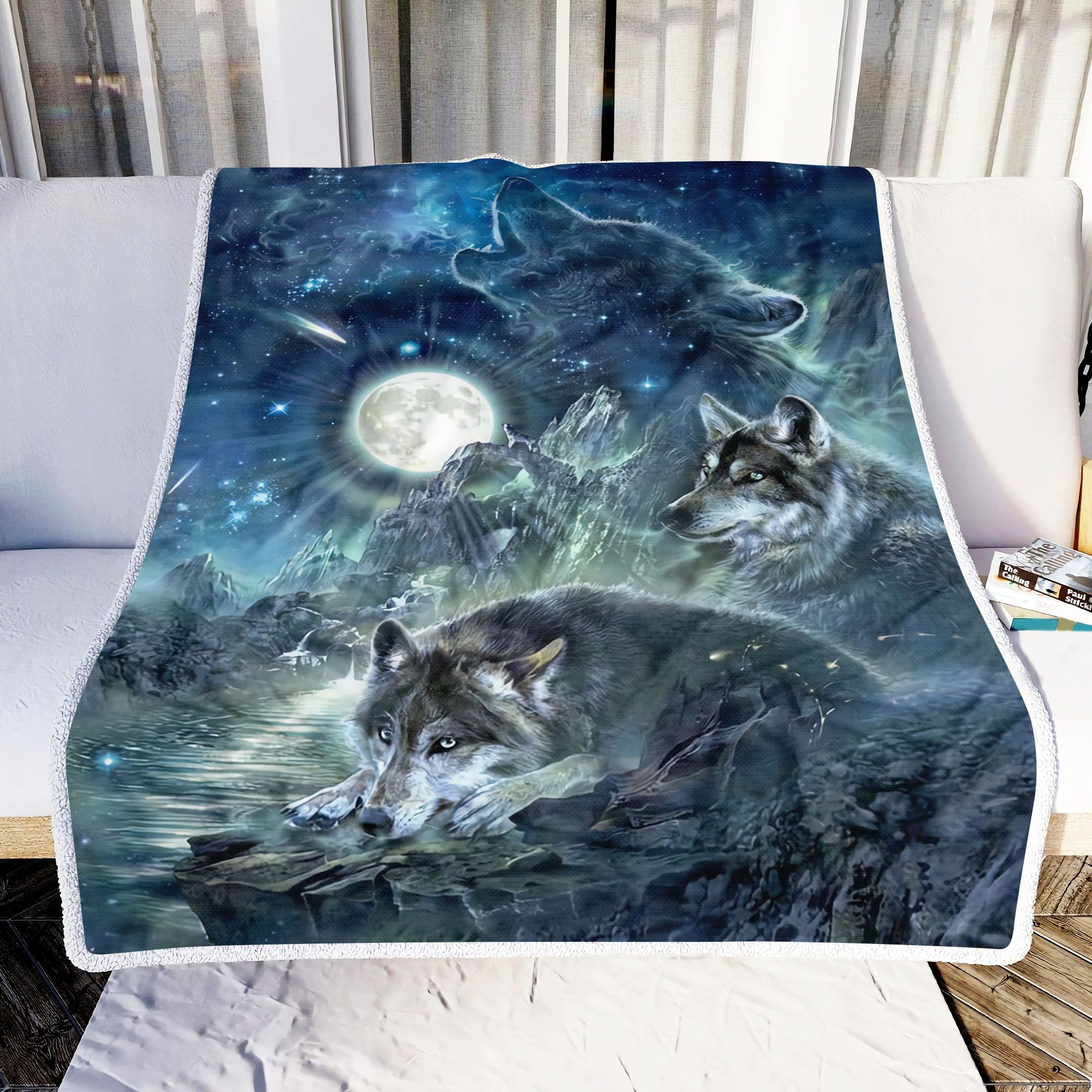 Wolf Bark At The Moon Fleece Blanket