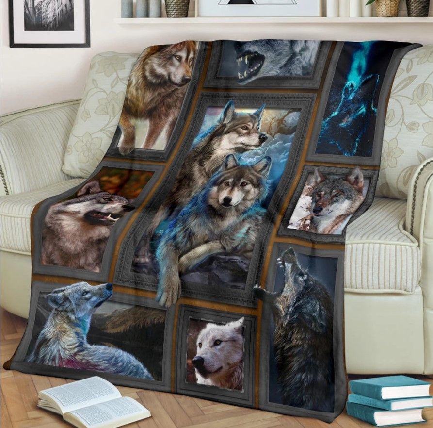 Wolf Beauty Blue Sherpa Fleece Blanket