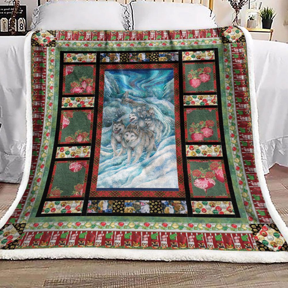 Wolf Sherpa Fleece Blanket