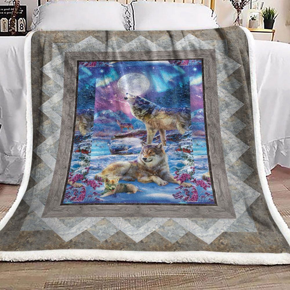 Wolf Sherpa Fleece Blanket