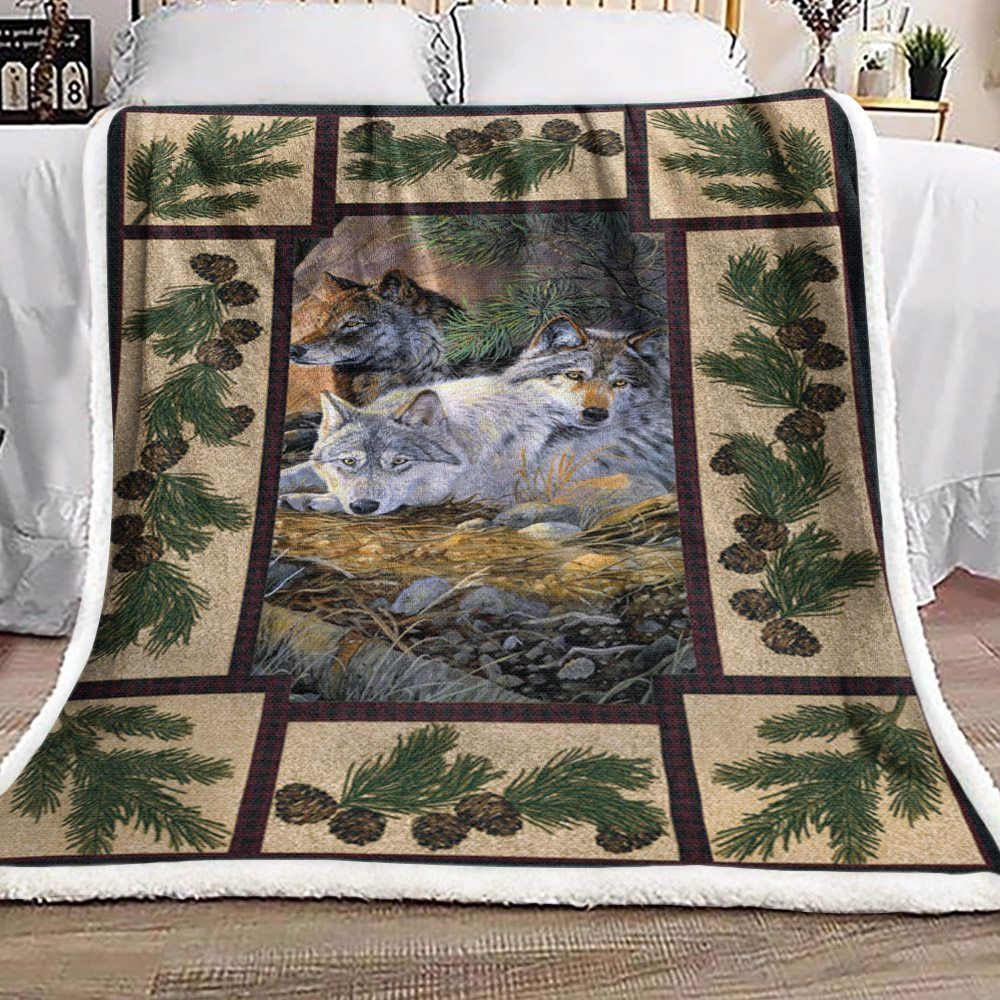 Wolf Sherpa Fleece Blanket