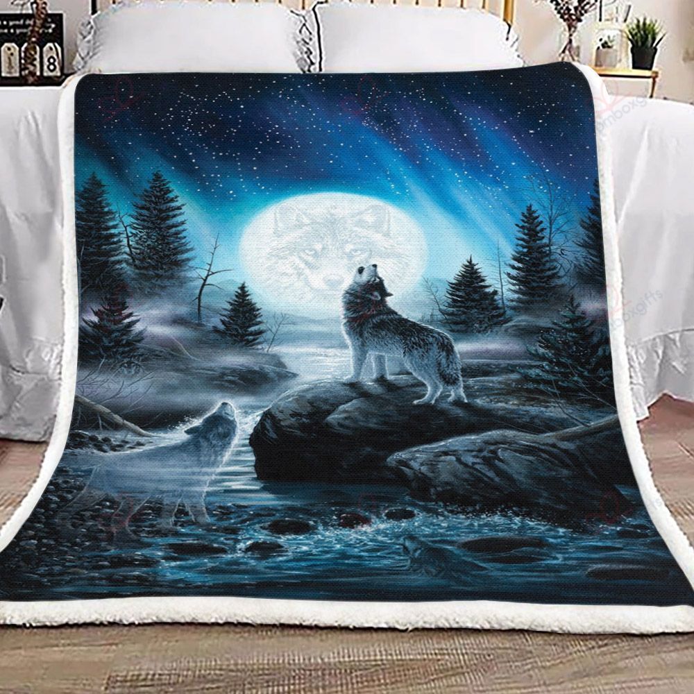 Wolf Calling Wolf Sherpa Fleece Blanket