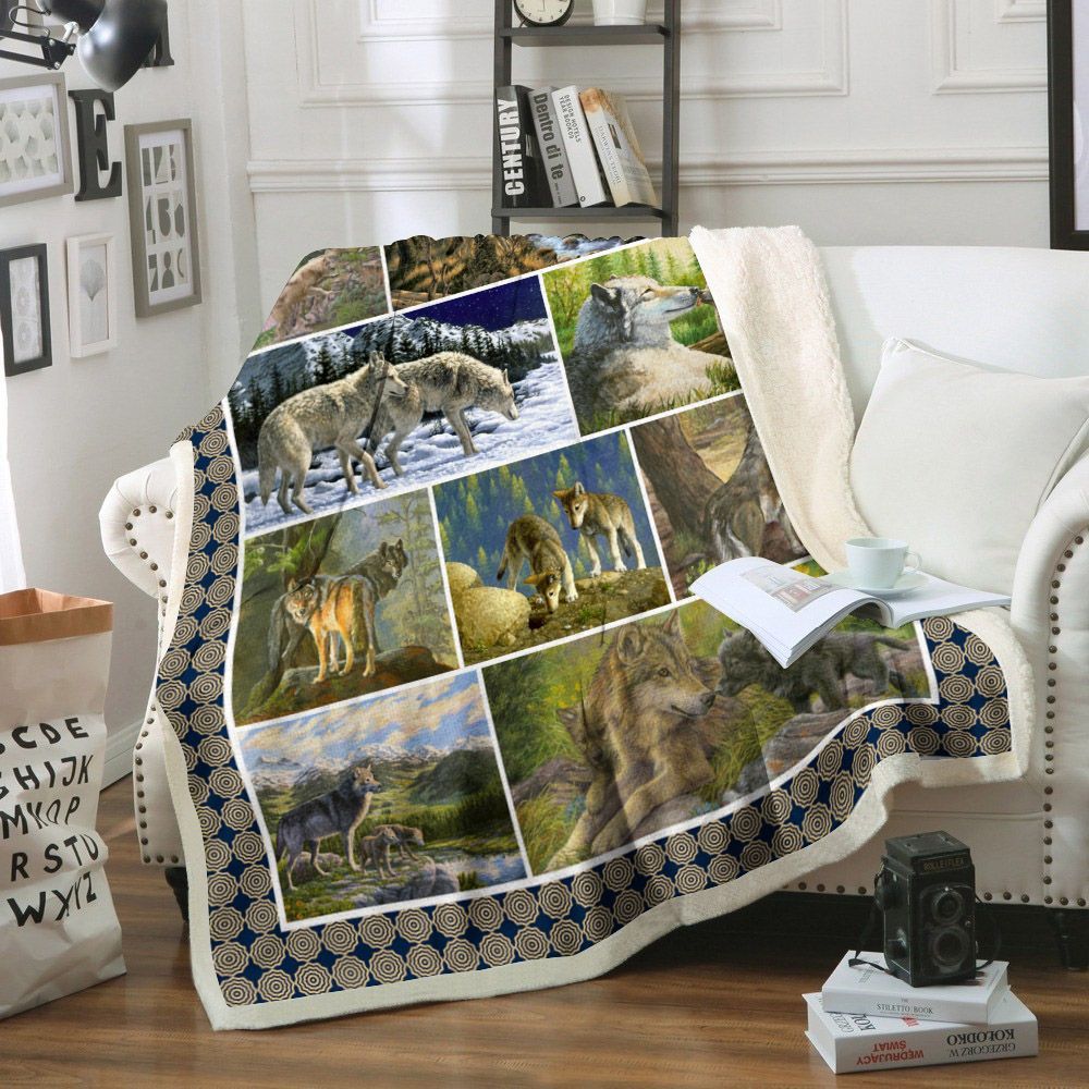 Wolf Sherpa Fleece Blanket
