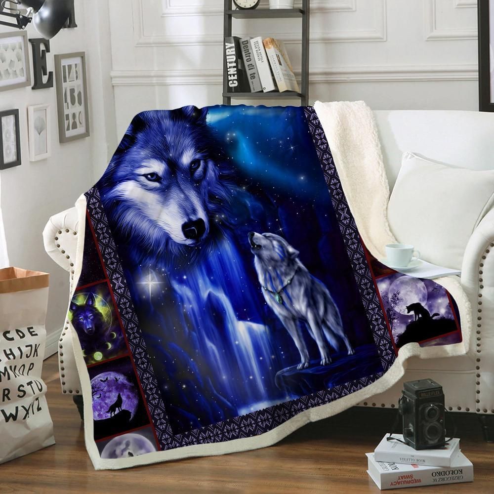 Wolf Sherpa Fleece Blanket