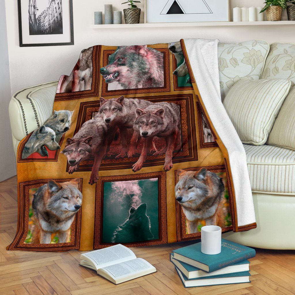 Wolf Sherpa Fleece Blanket