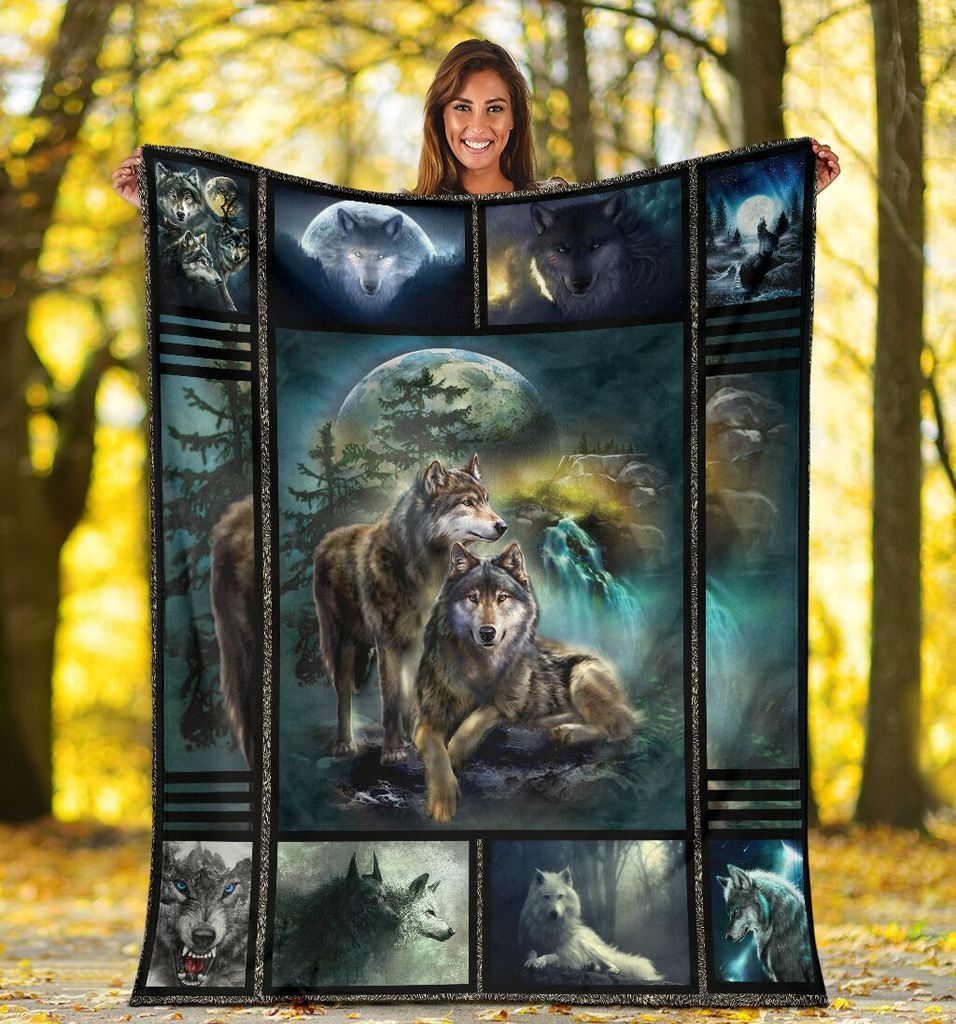 Wolf Sherpa Fleece Blanket