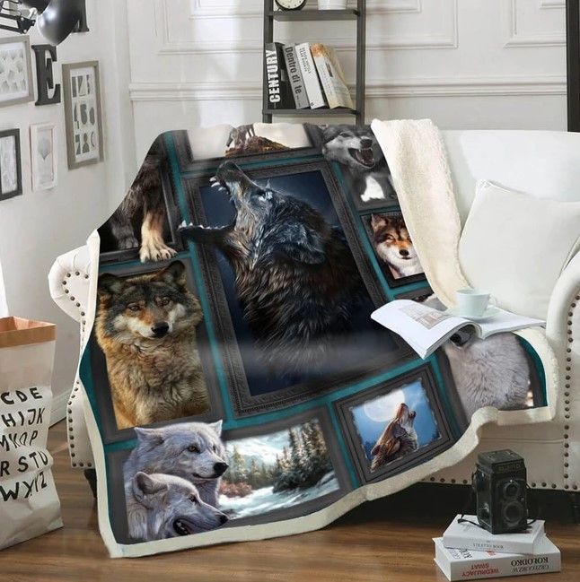 Wolf Sherpa Fleece Blanket