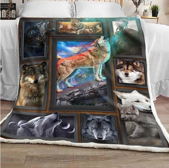Wolf Sherpa Fleece Blanket
