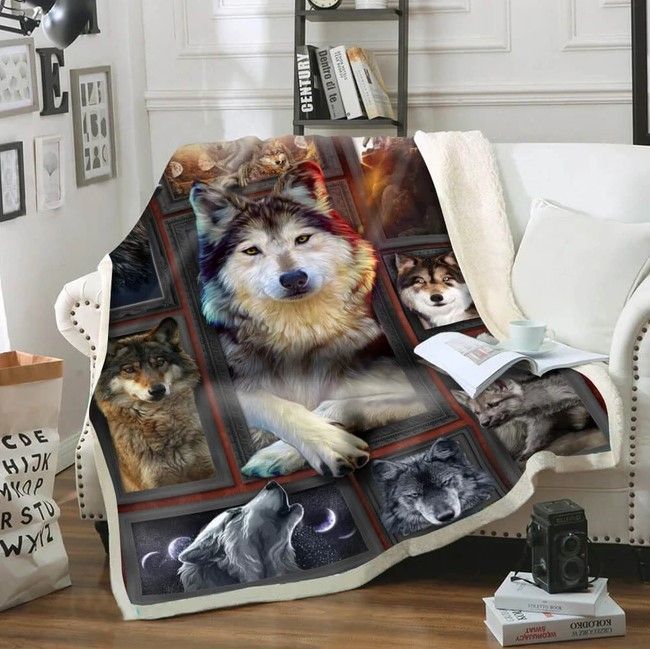 Wolf Sherpa Fleece Blanket