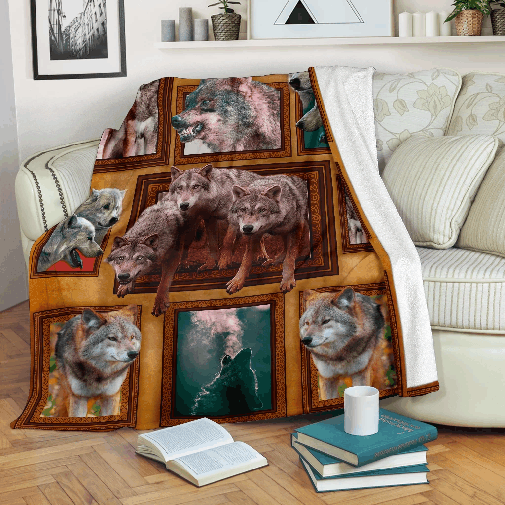 Wolf Sherpa Fleece Blanket