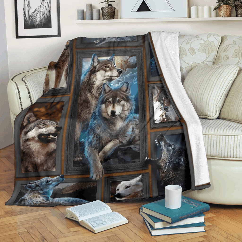 Wolf Sherpa Fleece Blanket