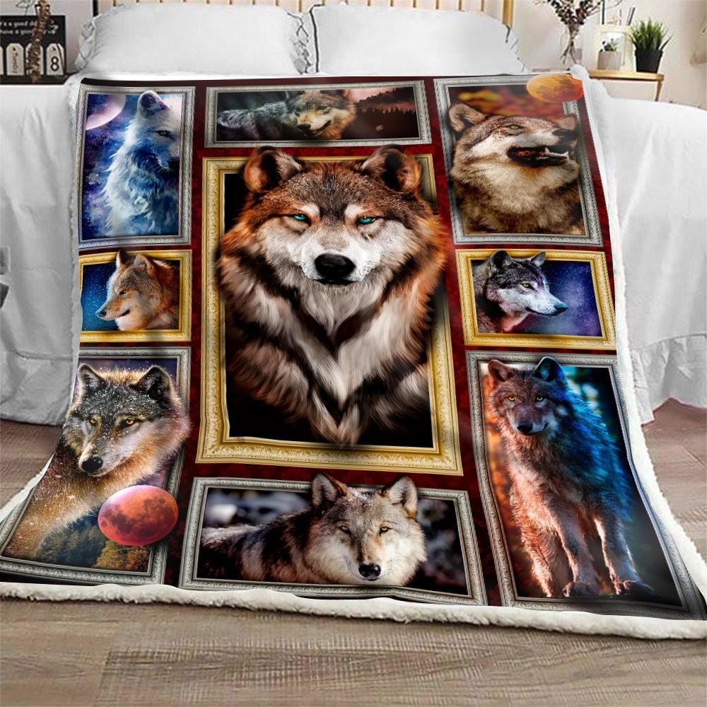 Wolf Sherpa Fleece Blanket