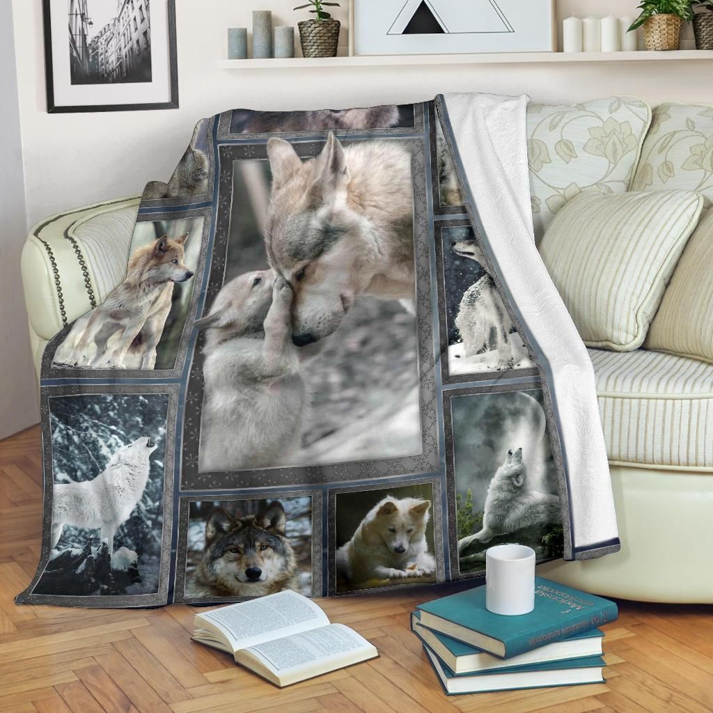 Wolf Sherpa Fleece Blanket