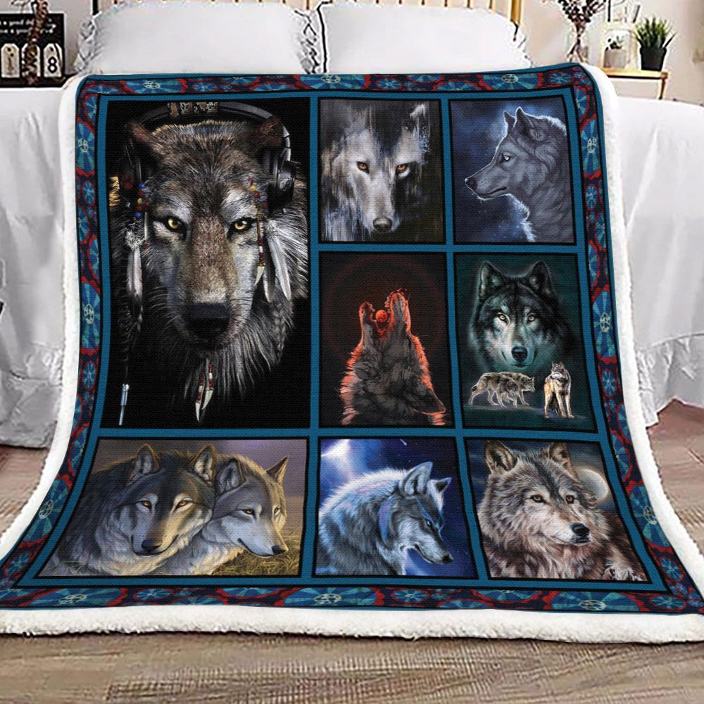 Wolf Sherpa Fleece Blanket