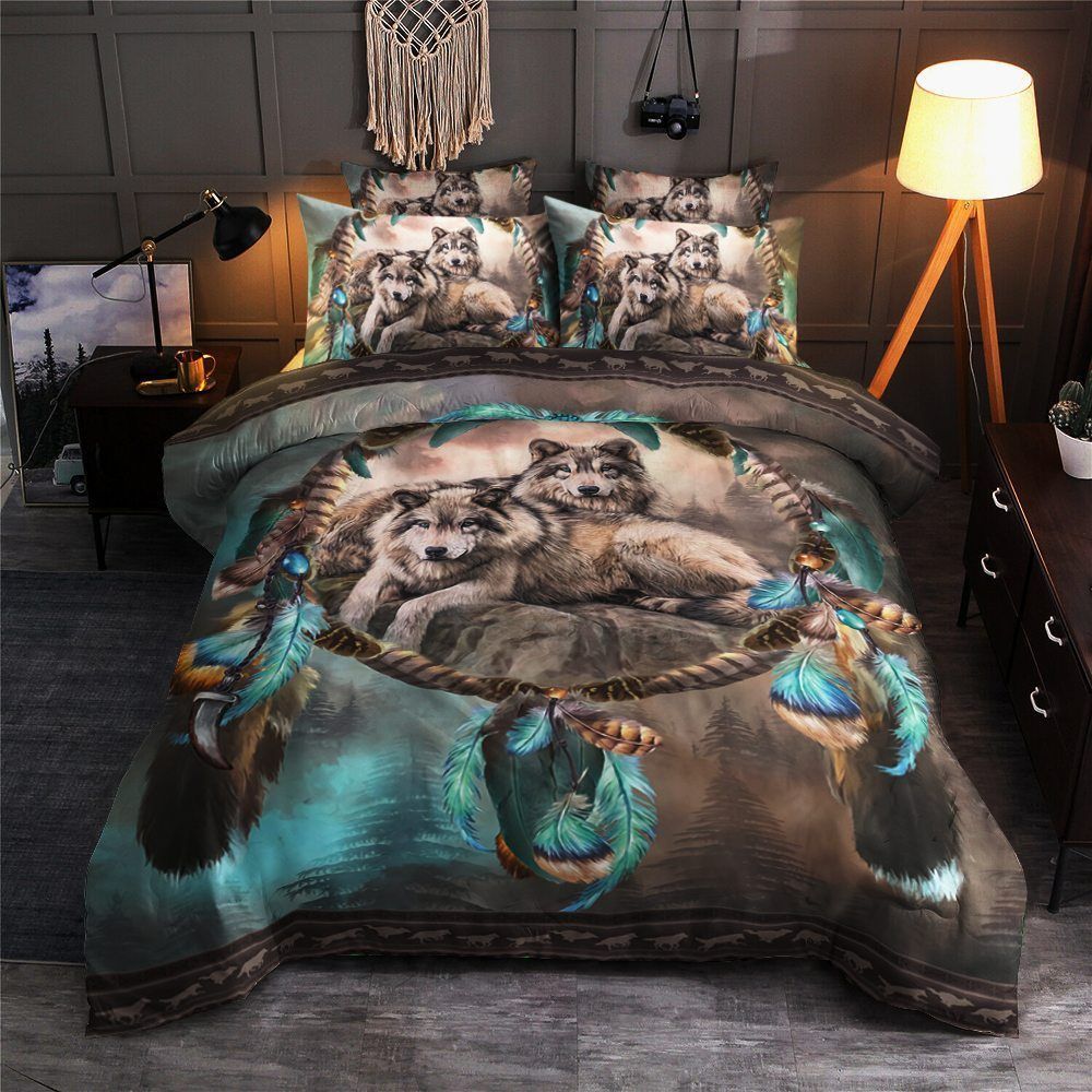 Wolf Feather Bedding Set