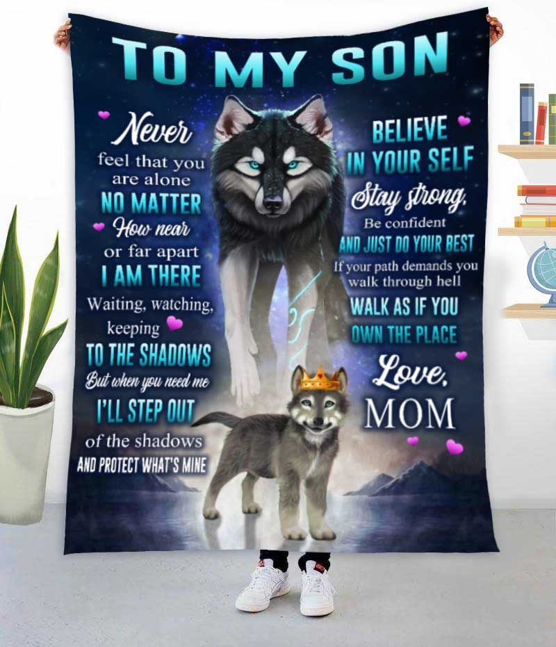 Wolf Gift For som Stay Strong Be Confident Fleece Blanket