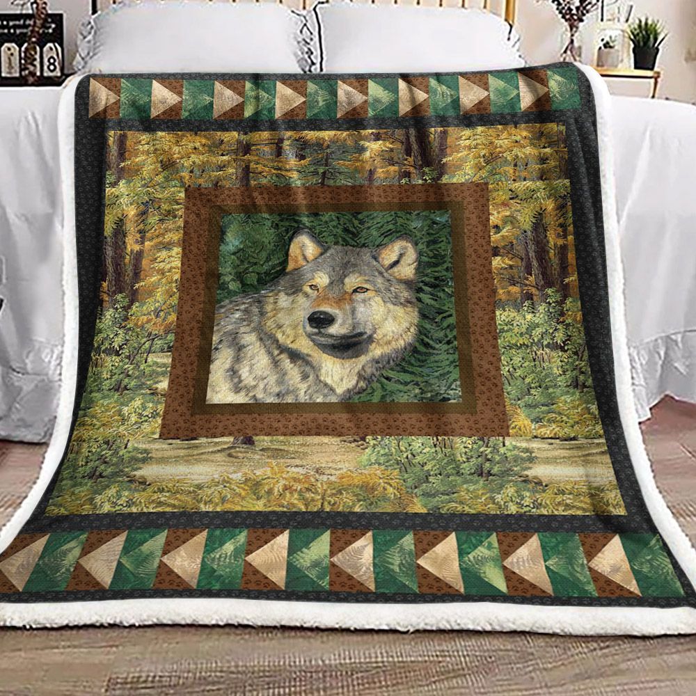 Wolf Sherpa Fleece Blanket