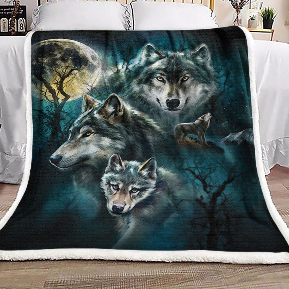 Wolf Sherpa Fleece Blanket