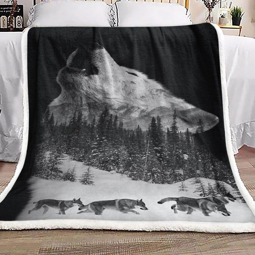 Wolf Sherpa Fleece Blanket