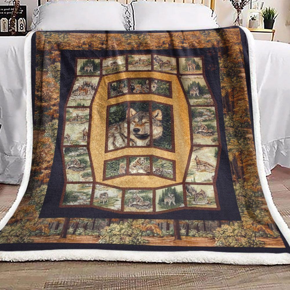 Wolf Sherpa Fleece Blanket