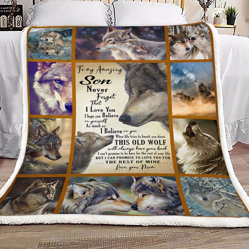 Wolf Sherpa Fleece Blanket