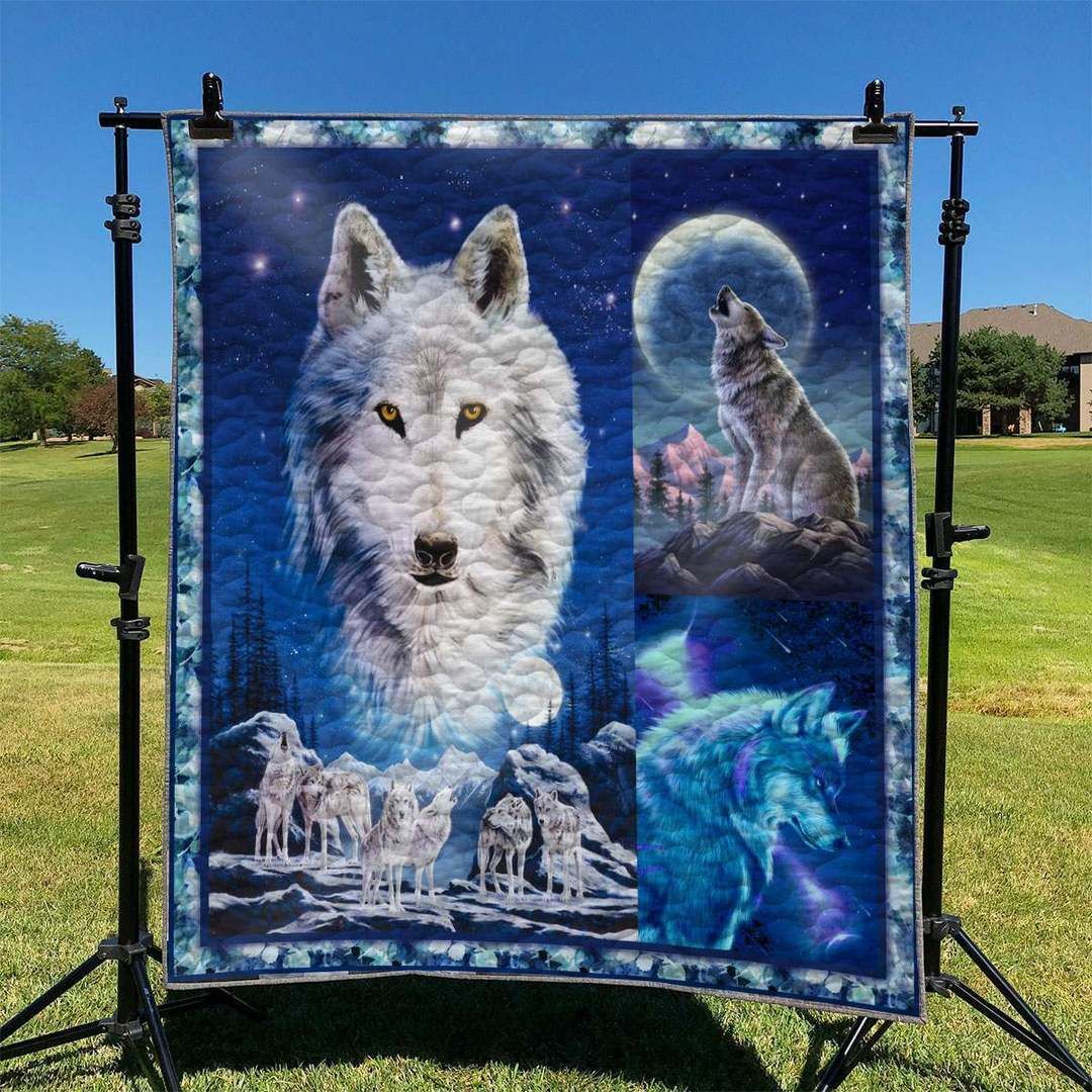 Wolf TD2709591 Quilt Blanket