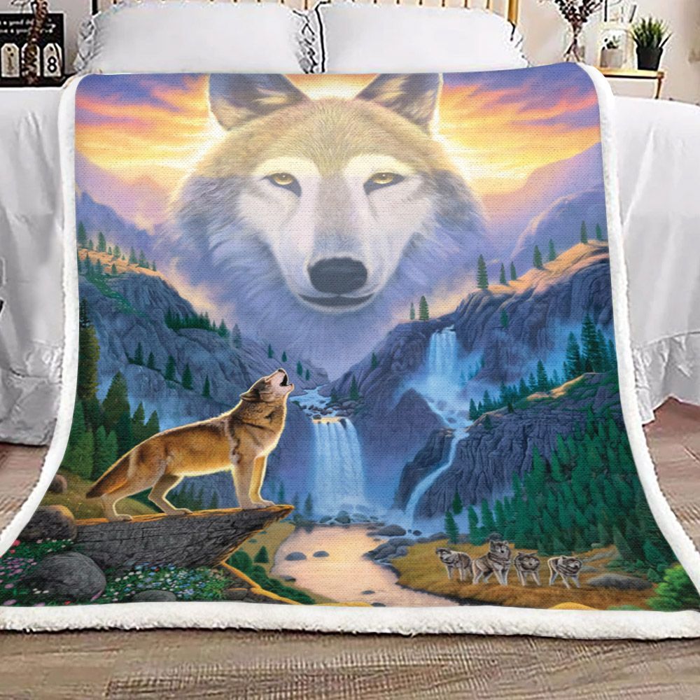 Wolf Sherpa Fleece Blanket