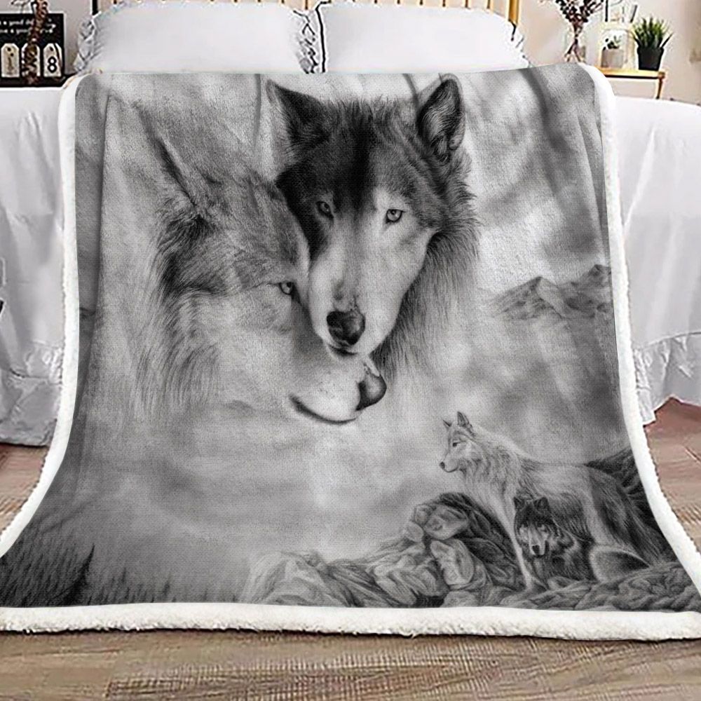 Wolf Sherpa Fleece Blanket