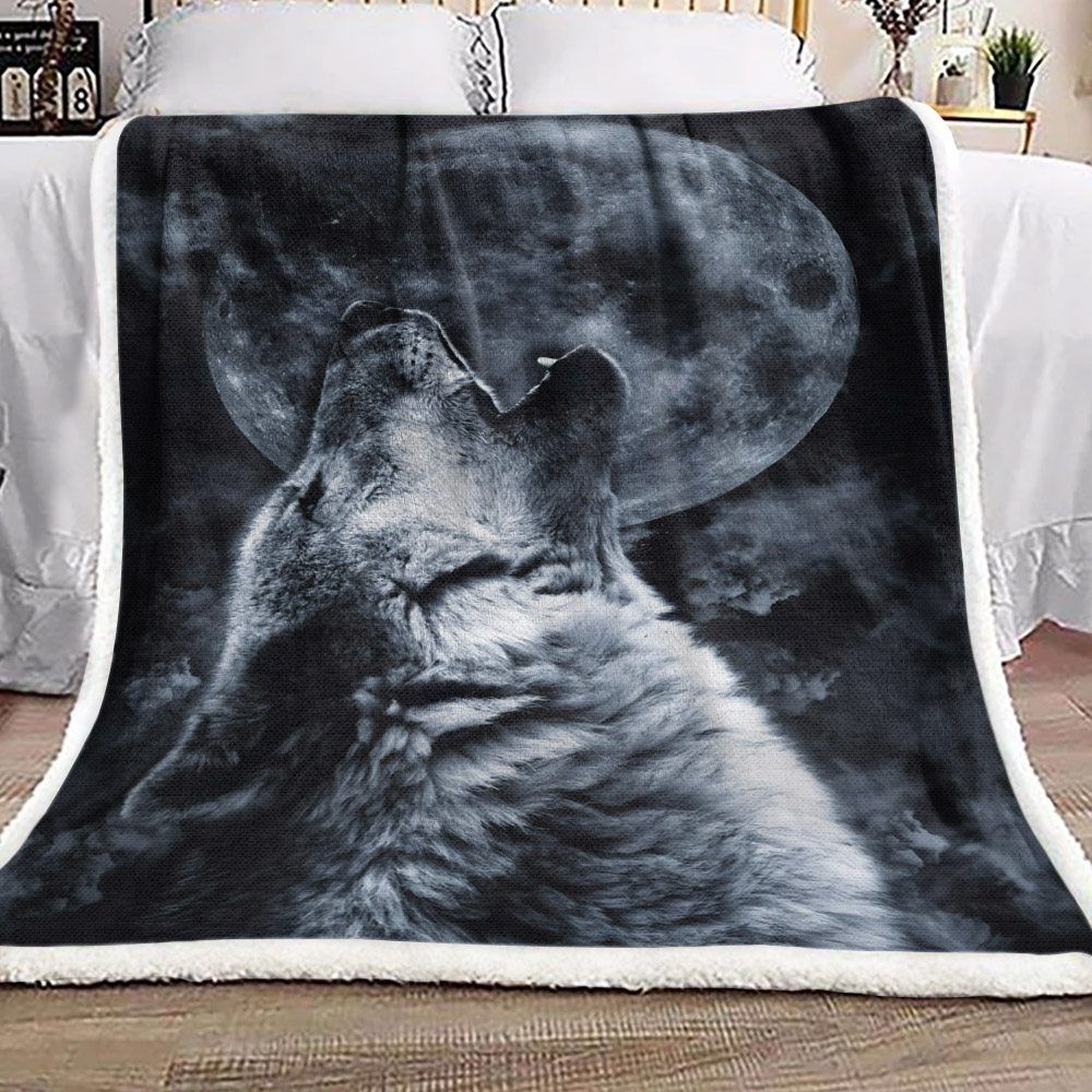 Wolf Sherpa Fleece Blanket