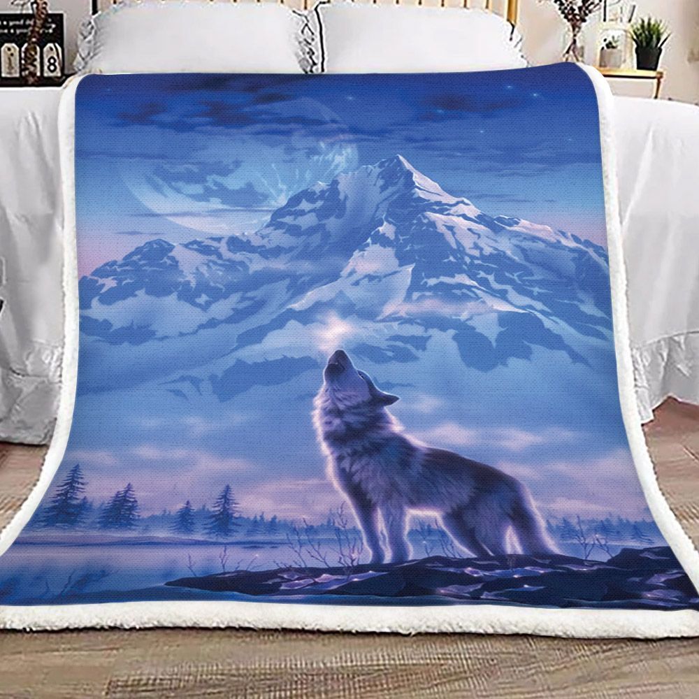 Wolf Sherpa Fleece Blanket