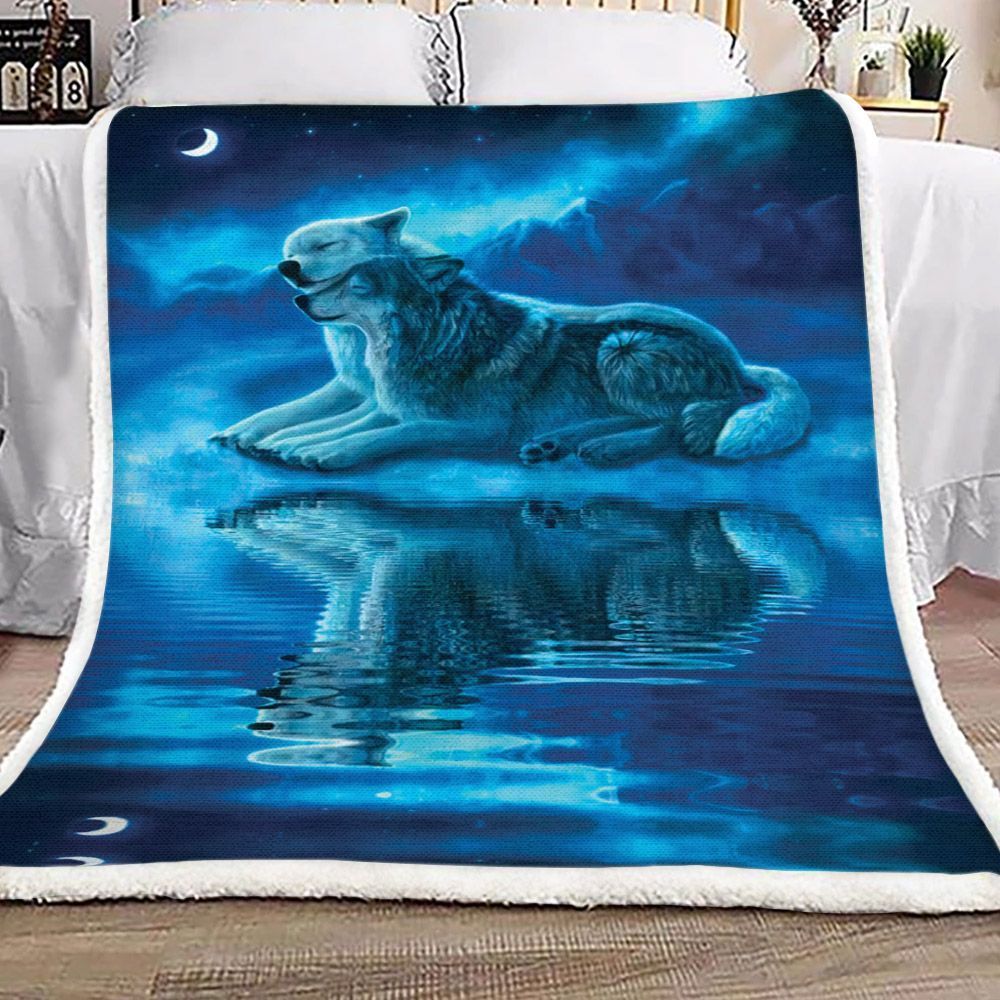 Wolf Sherpa Fleece Blanket