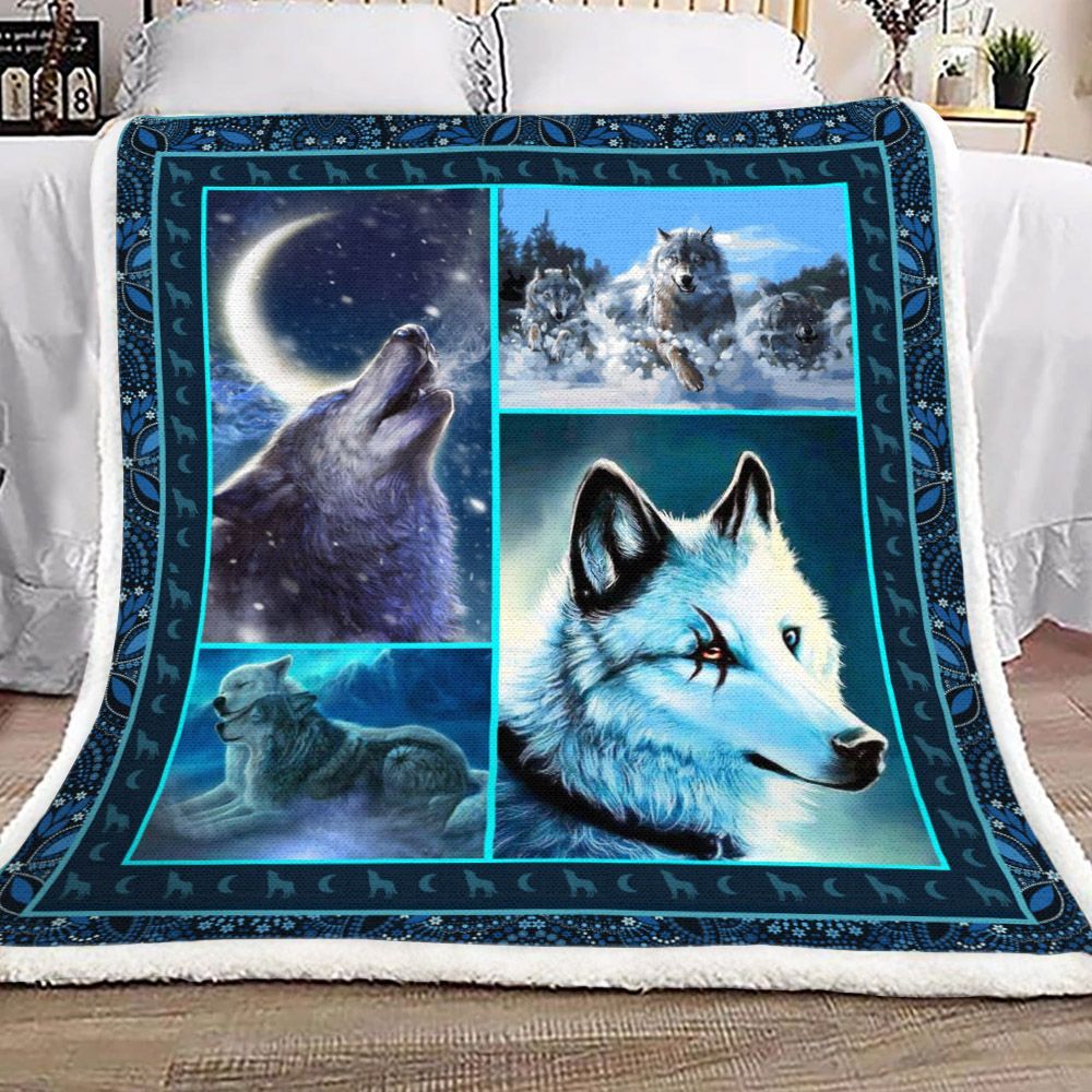 Wolf Sherpa Fleece Blanket