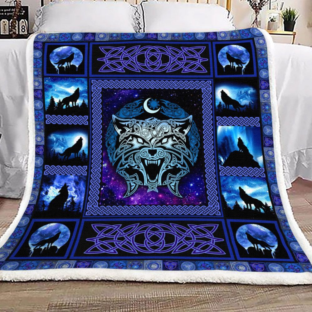 Wolf Sherpa Fleece Blanket