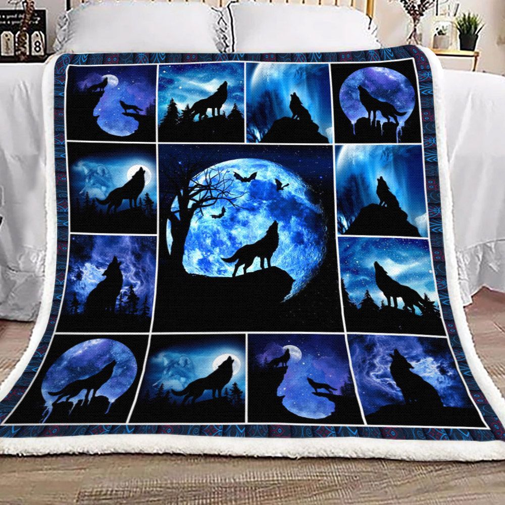 Wolf Sherpa Fleece Blanket