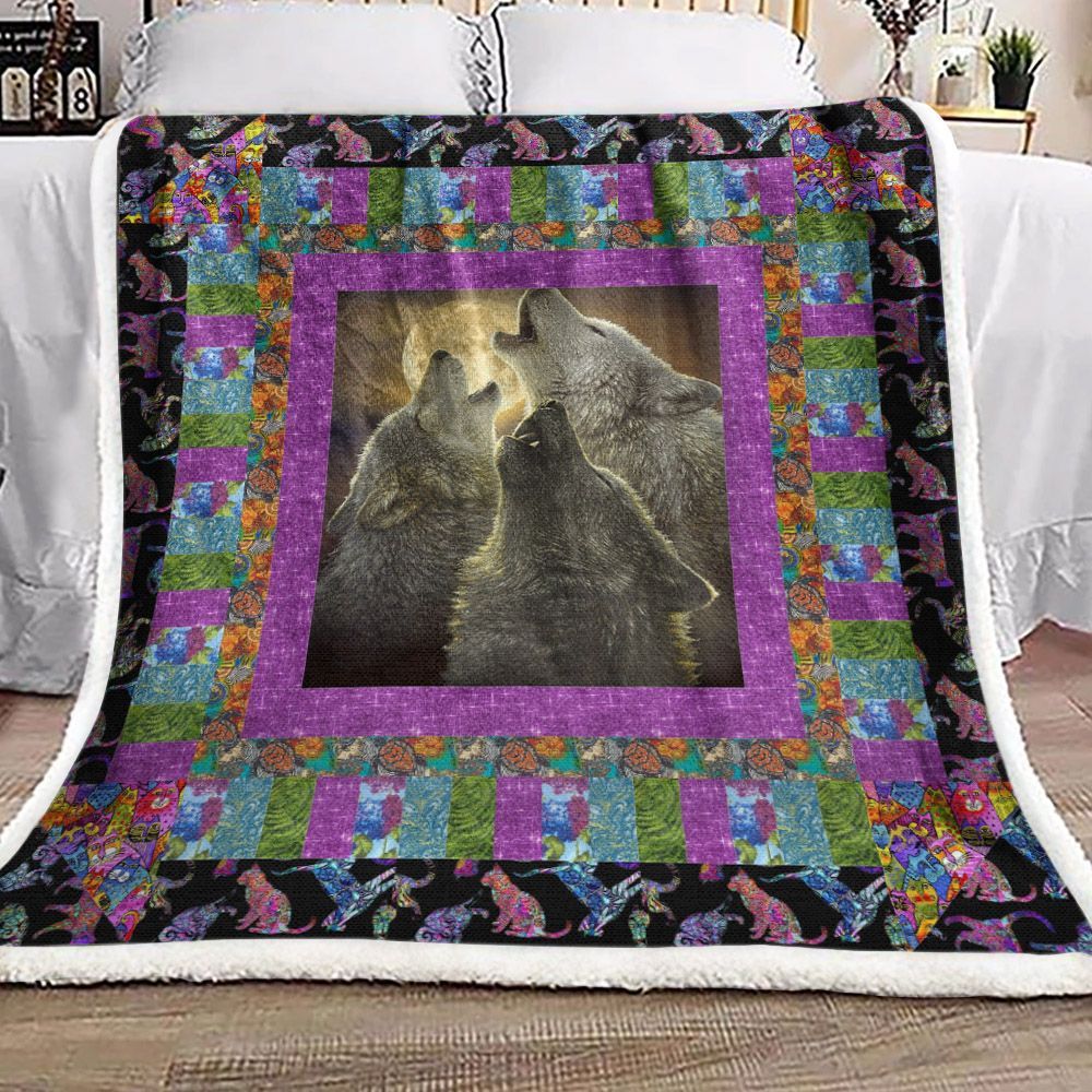 Wolf Sherpa Fleece Blanket