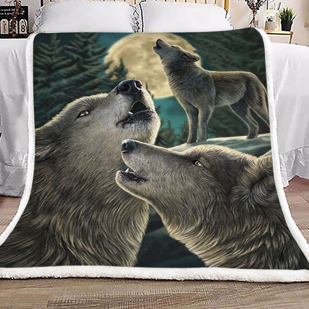 Wolfs Sherpa Fleece Blanket